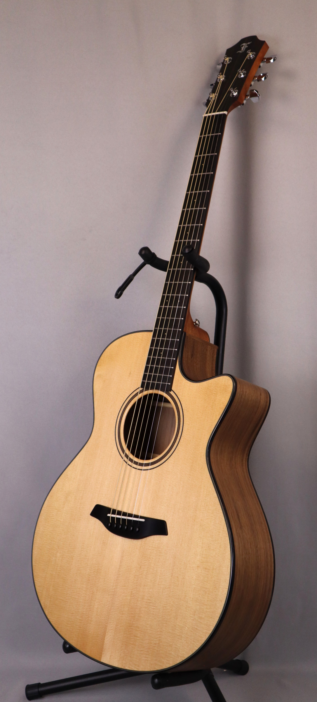 Fuch Blue Plus Gc-SW: Solid Sikta Spruce Top, Solid Walnut back and sides. ORIGINAL CNR NECK DESIGN.