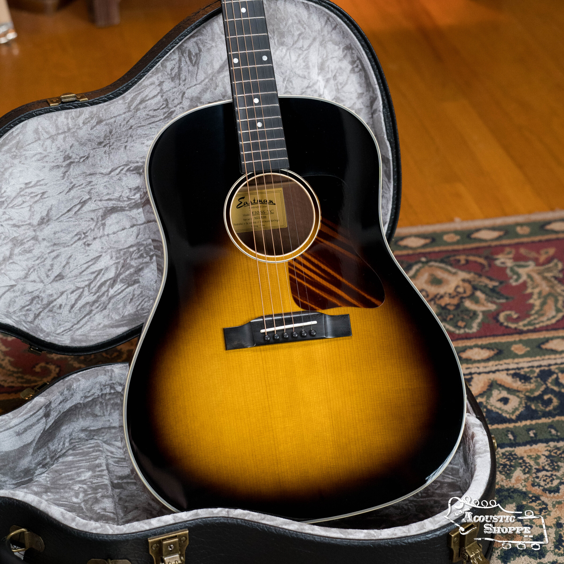 Eastman E10SS TC Thermo Cured Adirondack/Mahogany Sunburst Slope Eastman E10SS TC Thermo Cured Adirondack/Mahogany Sunburst Slope