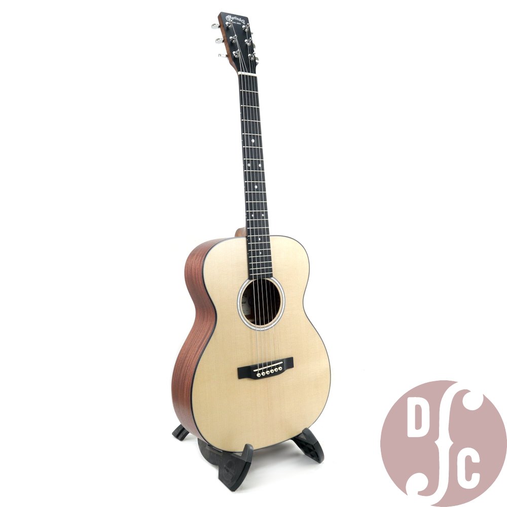 Martin_000Jr_10_Angle_Full.jpg