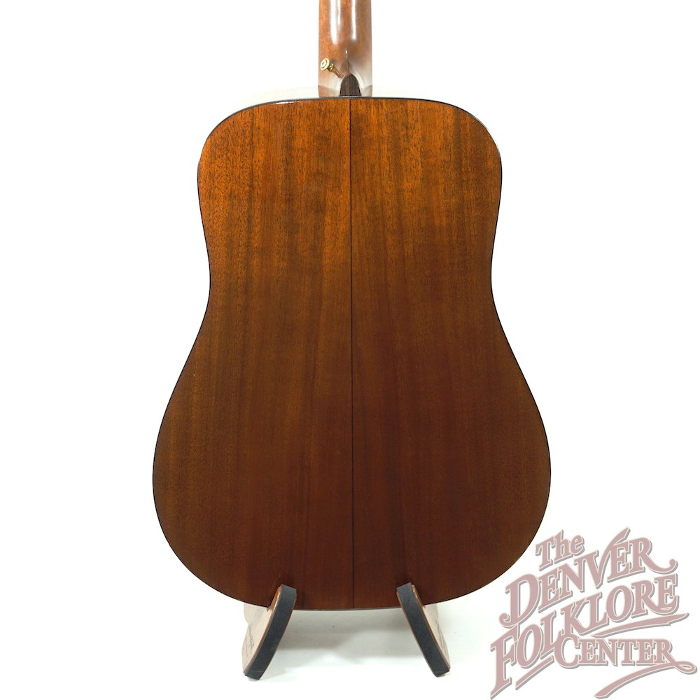 Martin D-18 (1976)