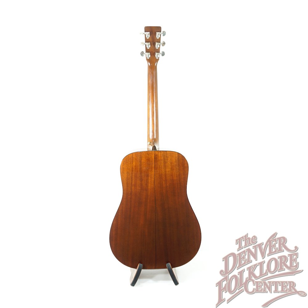 Martin D-18 (1976)