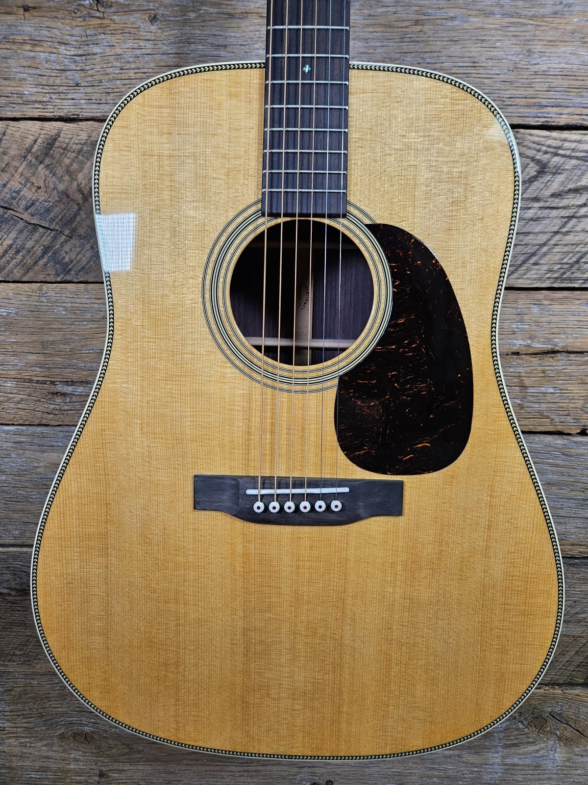 Martin HD-28 w/ Molded Case - 729789682787