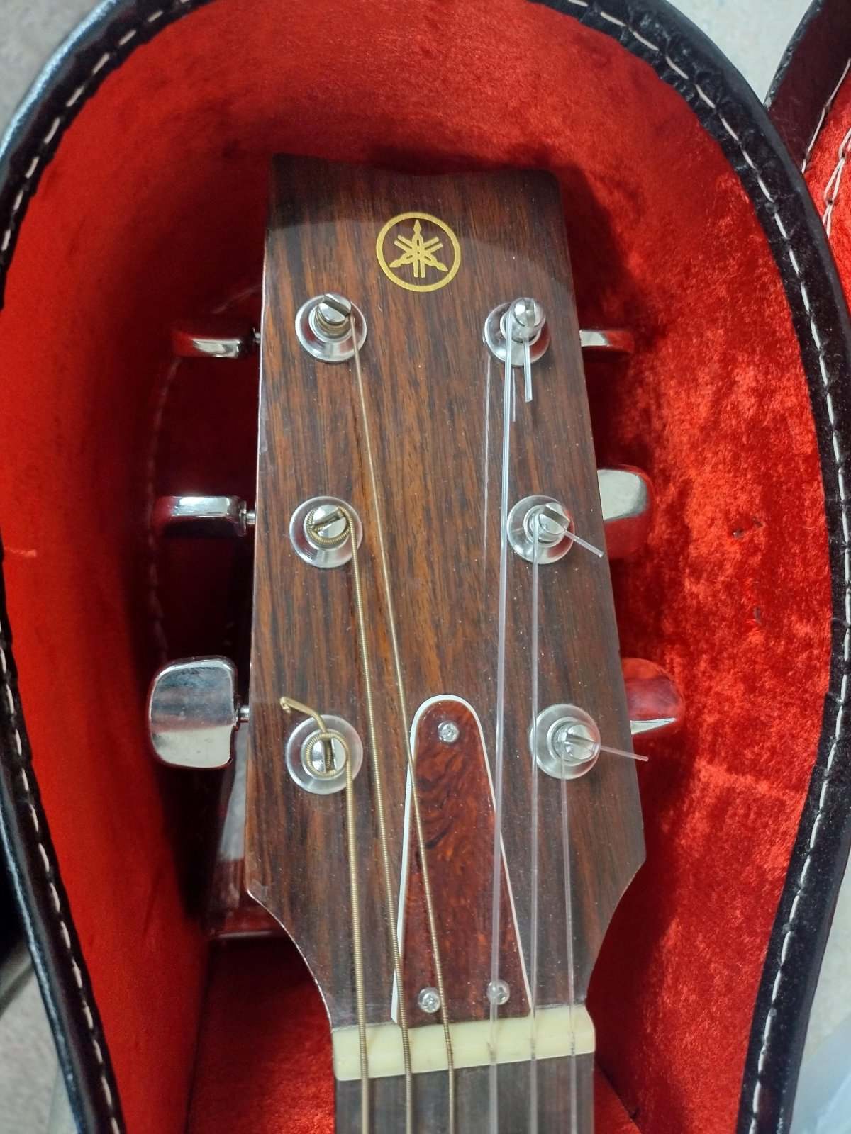 Vintage Yamaha FG-160 1973 Guitar with Original Case