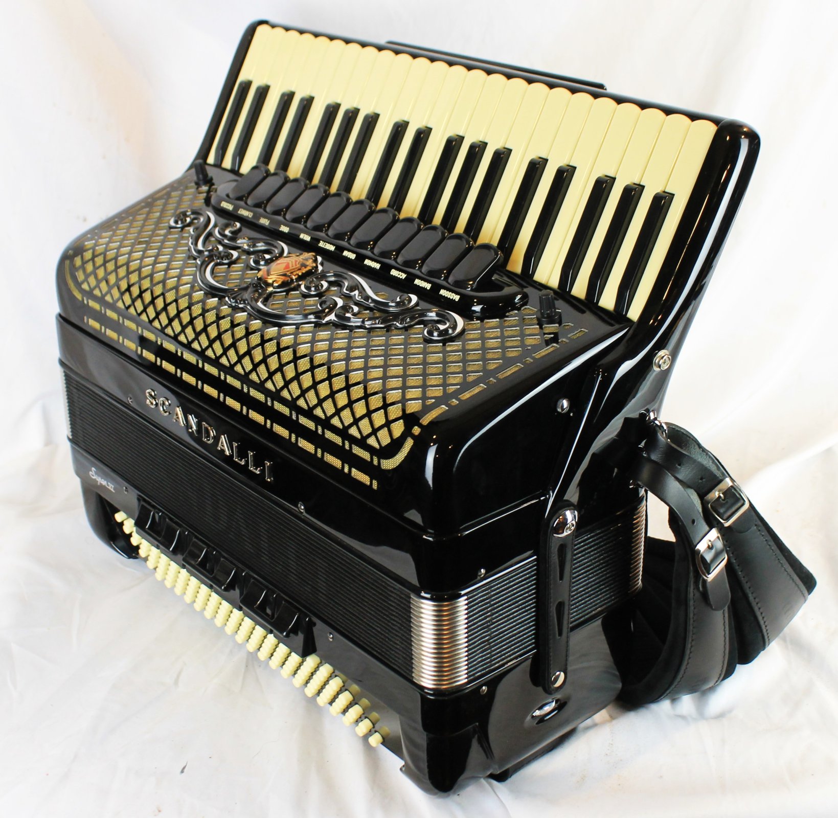 7976 - Black Scandalli Super VI Piano Accordion LMMH 41 120