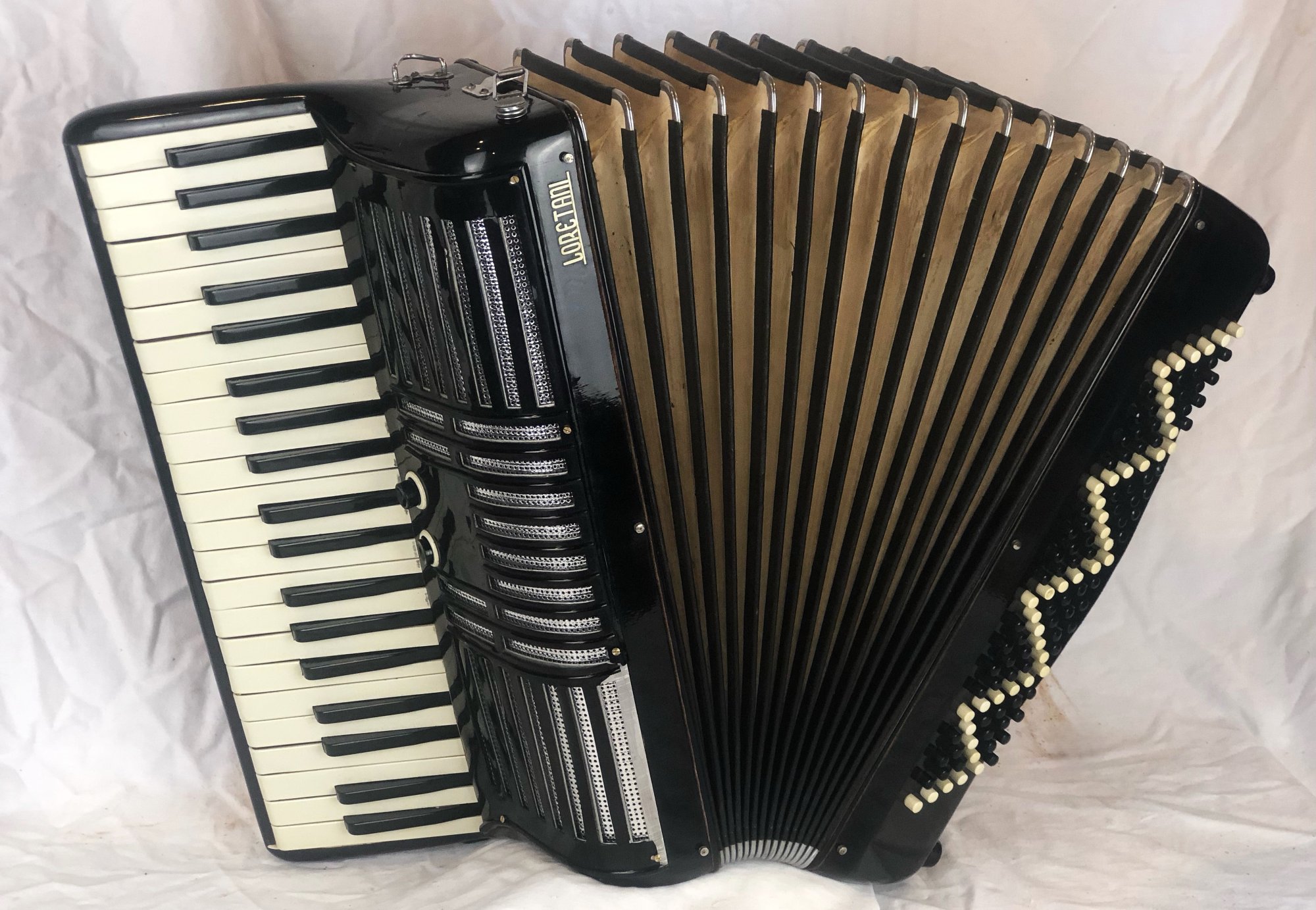 120 Bass Compact (Keyboard Length 17.25-18.75 inch)
