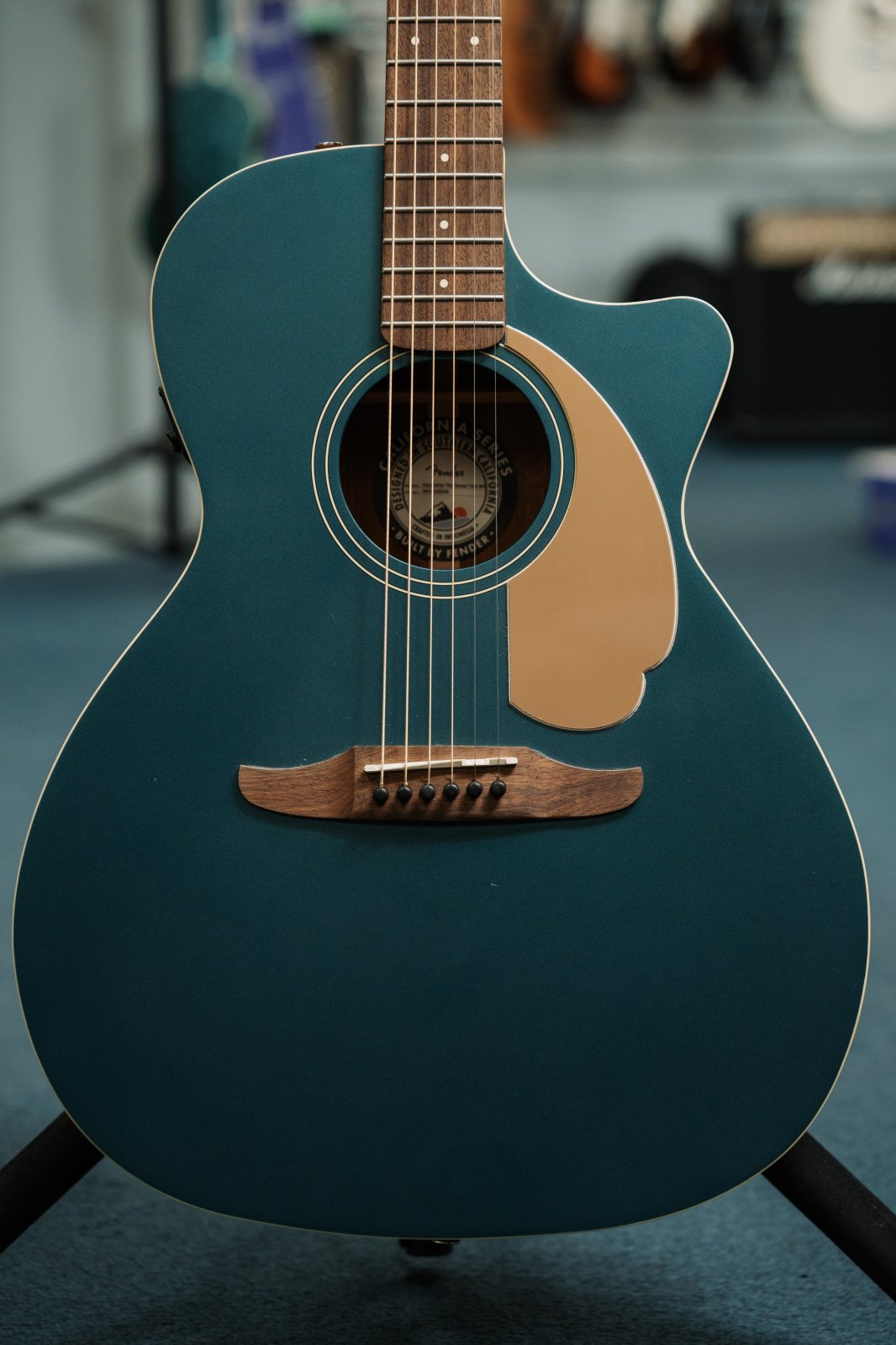 Newporter Fender Acoustic electric guitar (used