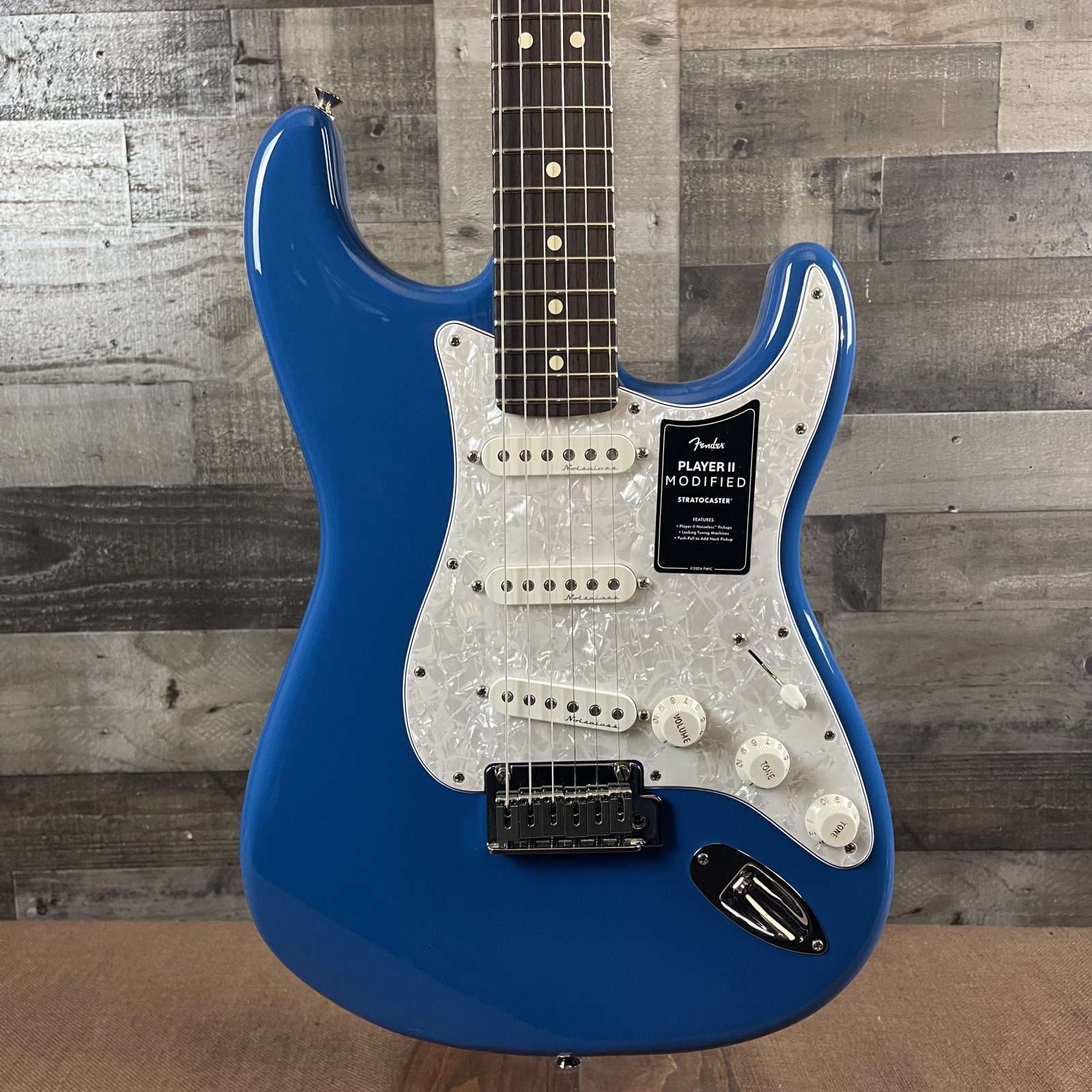 ボイルエッグ Fender player Stratocaster Amazon.com: Fender Player Stratocaster HSS Electric Guitar
