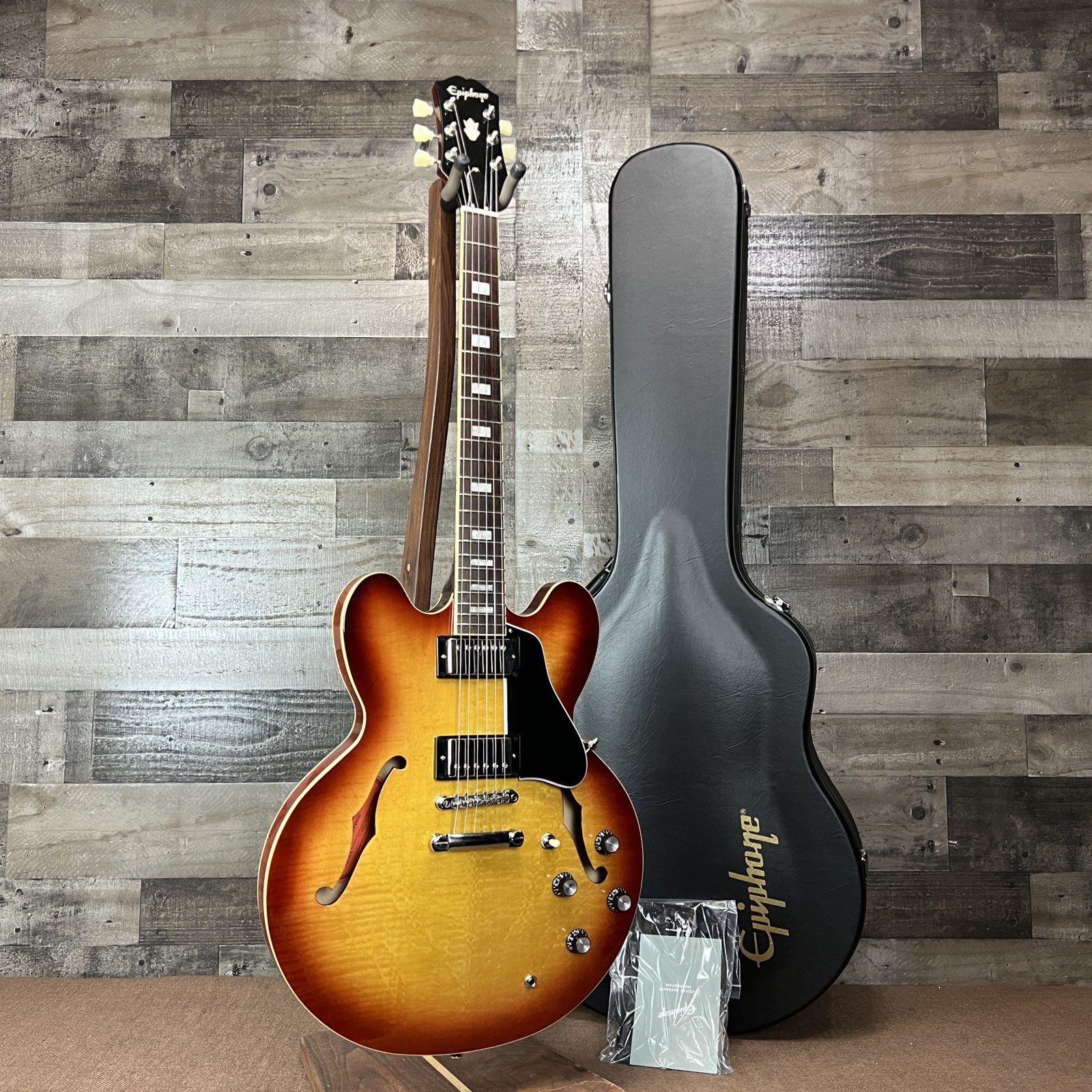 Epiphone ES335 Figured Semihollowbody Electric Guitar Raspberry Tea