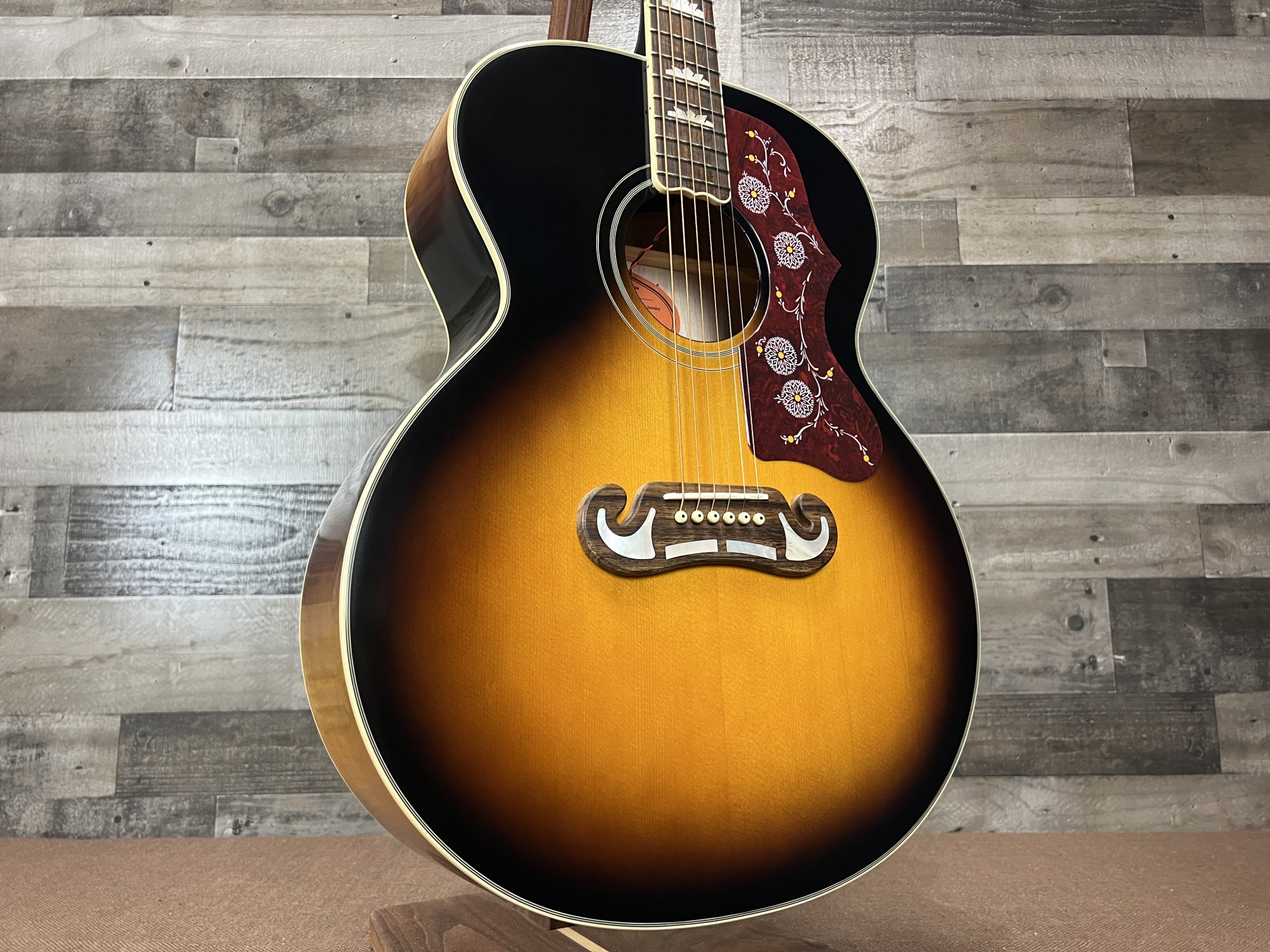 Epiphone J-200 Super Jumbo - Aged Vintage Sunburst Gloss