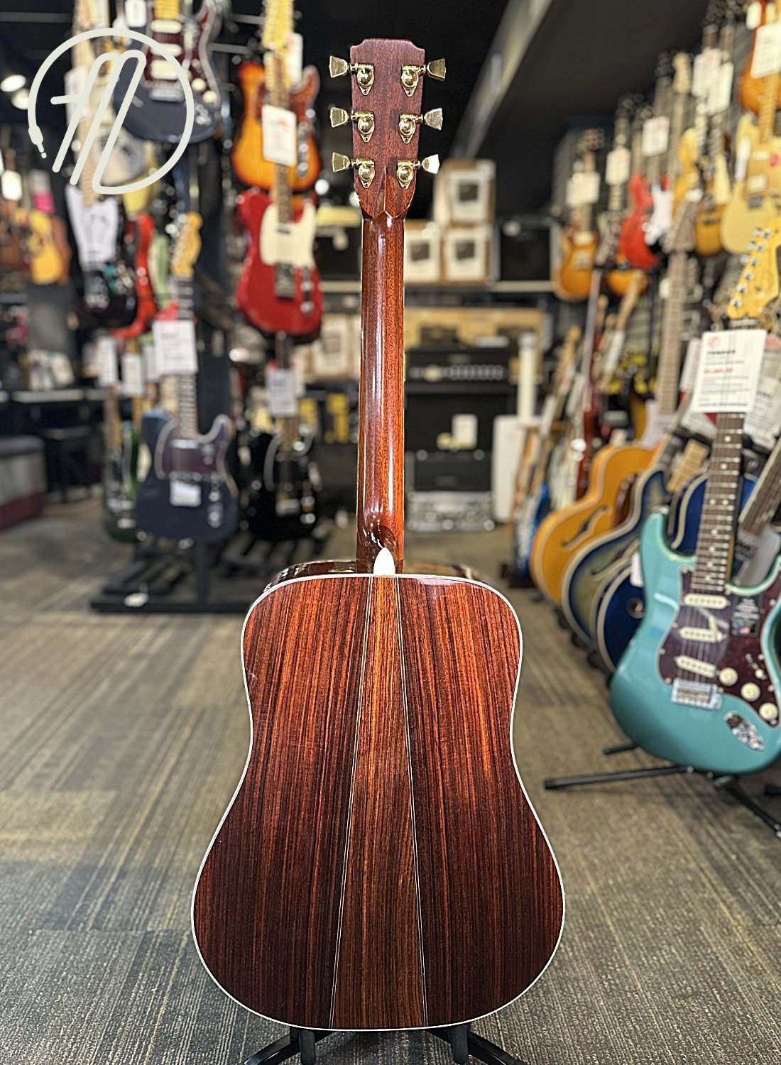 Alvarez Yairi DY90 (1986) w/Deluxe Humicase Metro Hard Case USED