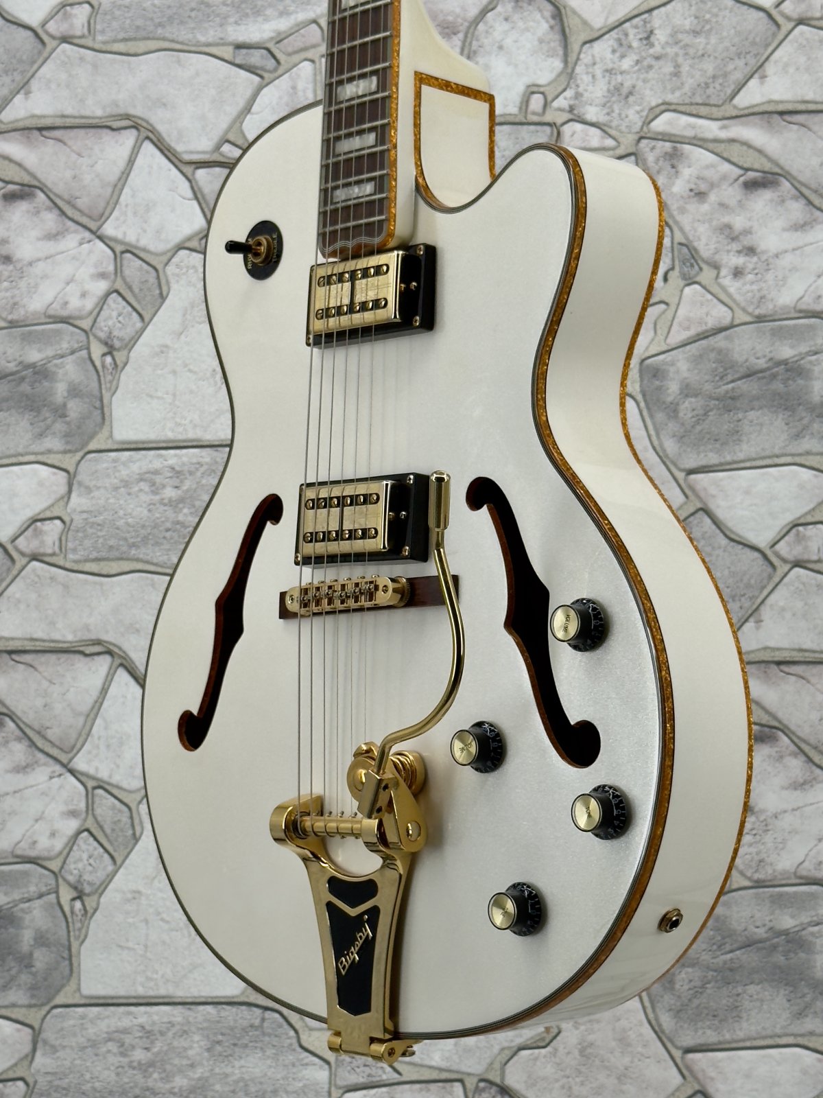 Epiphone Swingster Royale PW with Case in Excellent Condition