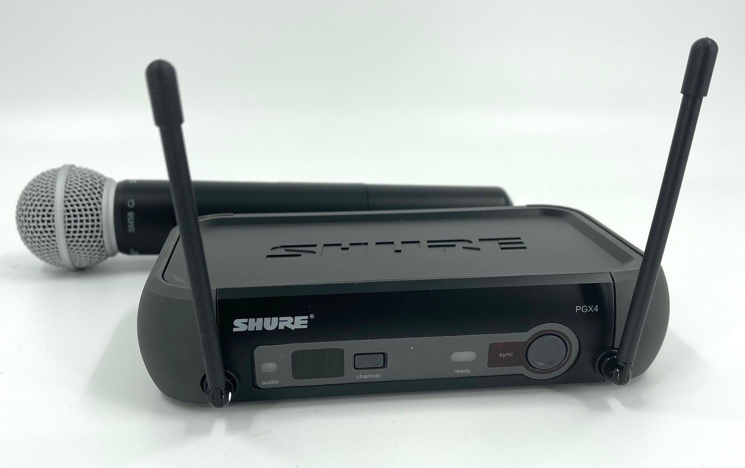 Shure PGX4 PGX2 SM58 hand held Wireless System in very good