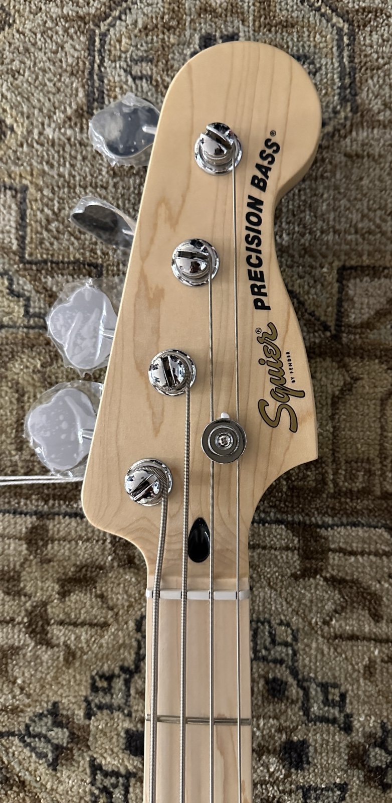 Squier Affinity Precision Bass ホワイト Amazon.com: Squier Affinity Series Precision Bass, Olympic