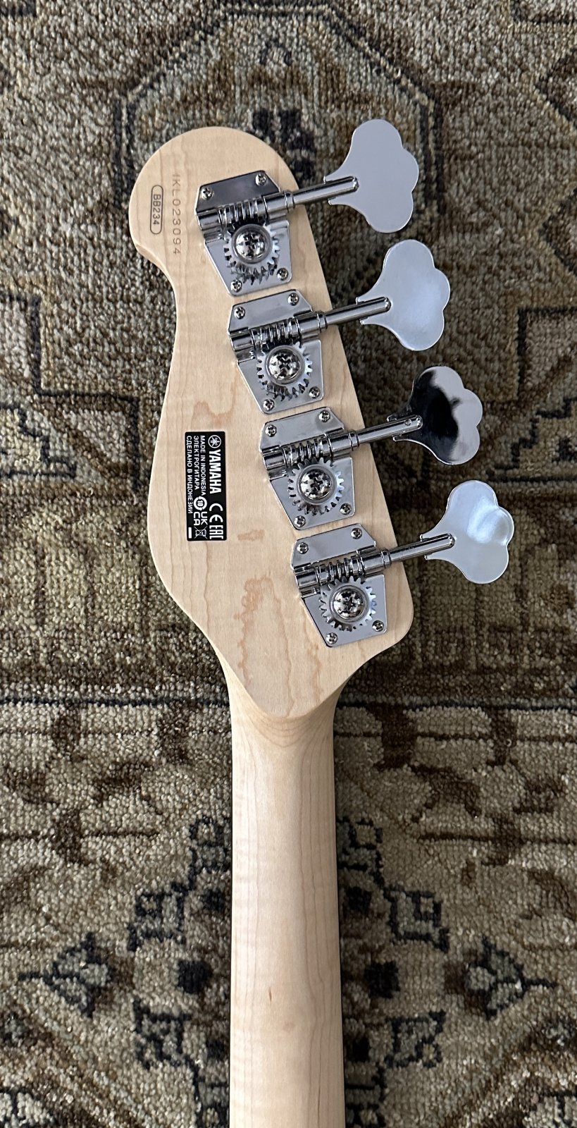 Yamaha BB234 4-String Electric Bass Guitar in Vintage White