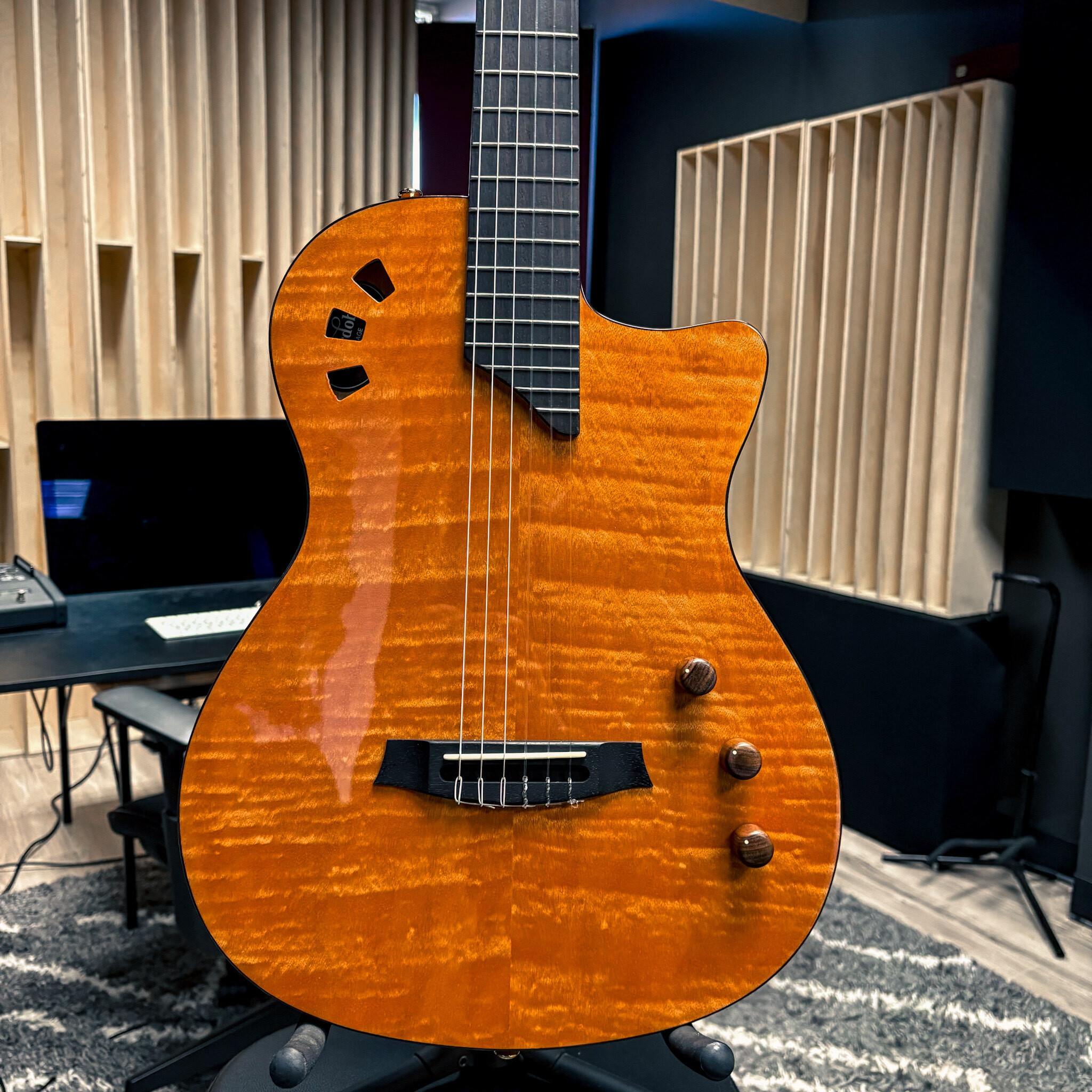 Cordoba Stage Natural Amber Spruce