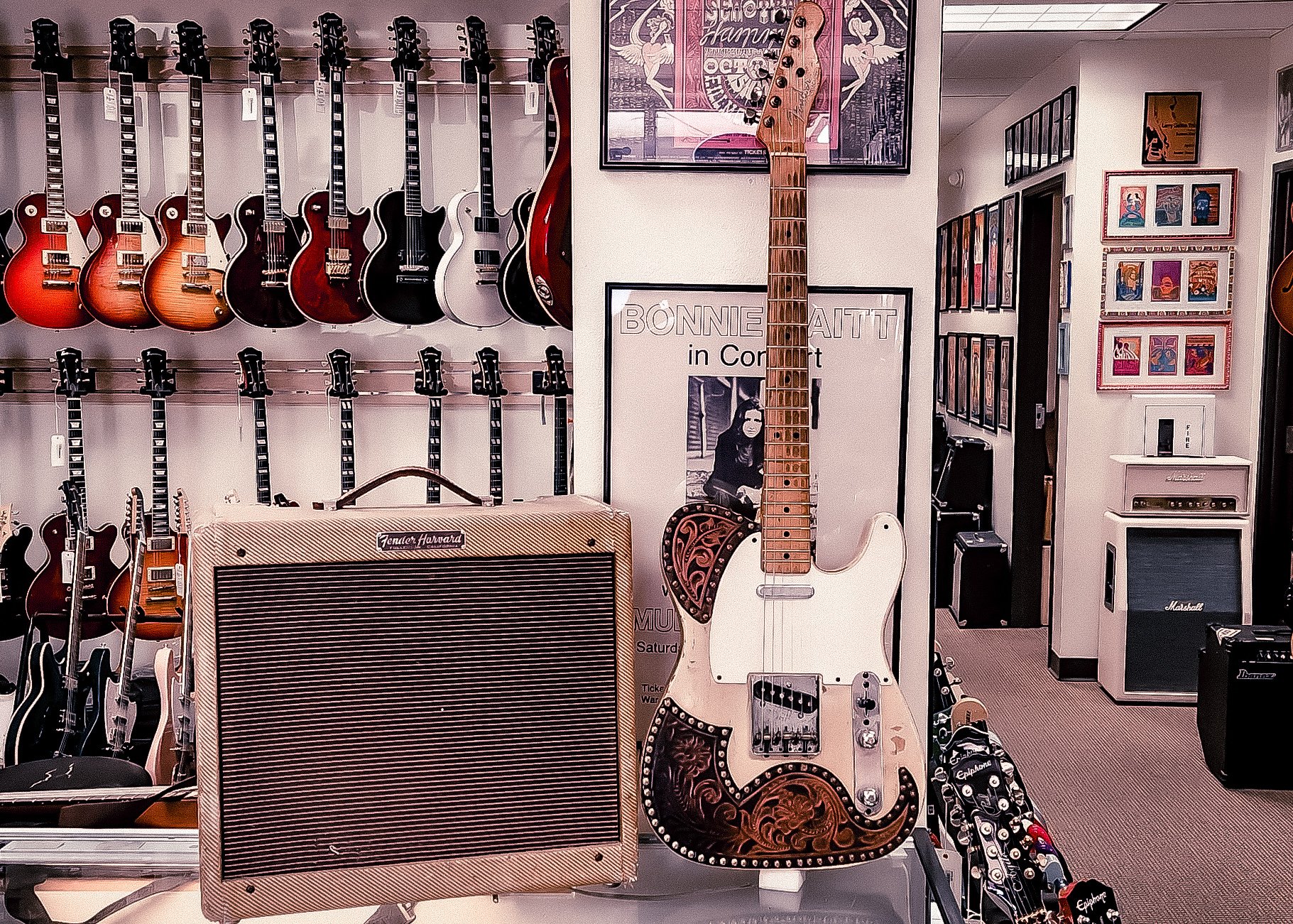 New & Used Guitars | Guitar Store Broomfield, CO | Monkton