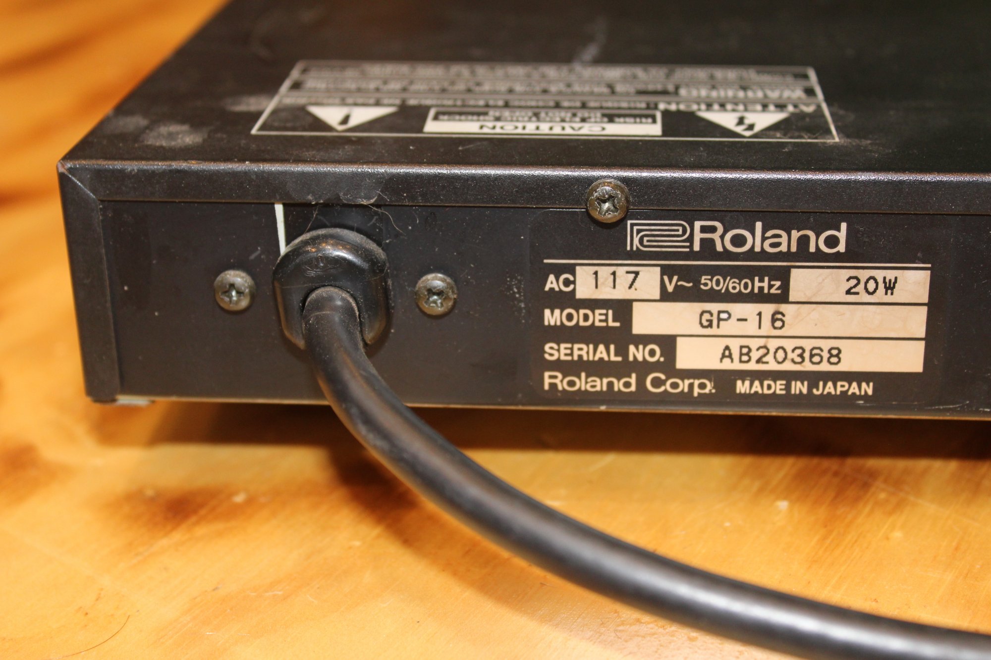 Roland GP-16 Digital Guitar Effects Processor Rackmount (used