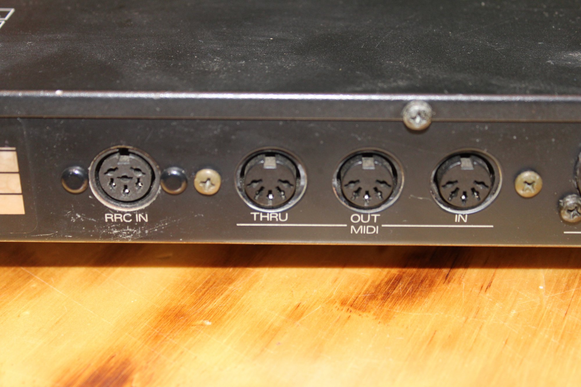 Roland GP-16 Digital Guitar Effects Processor Rackmount (used