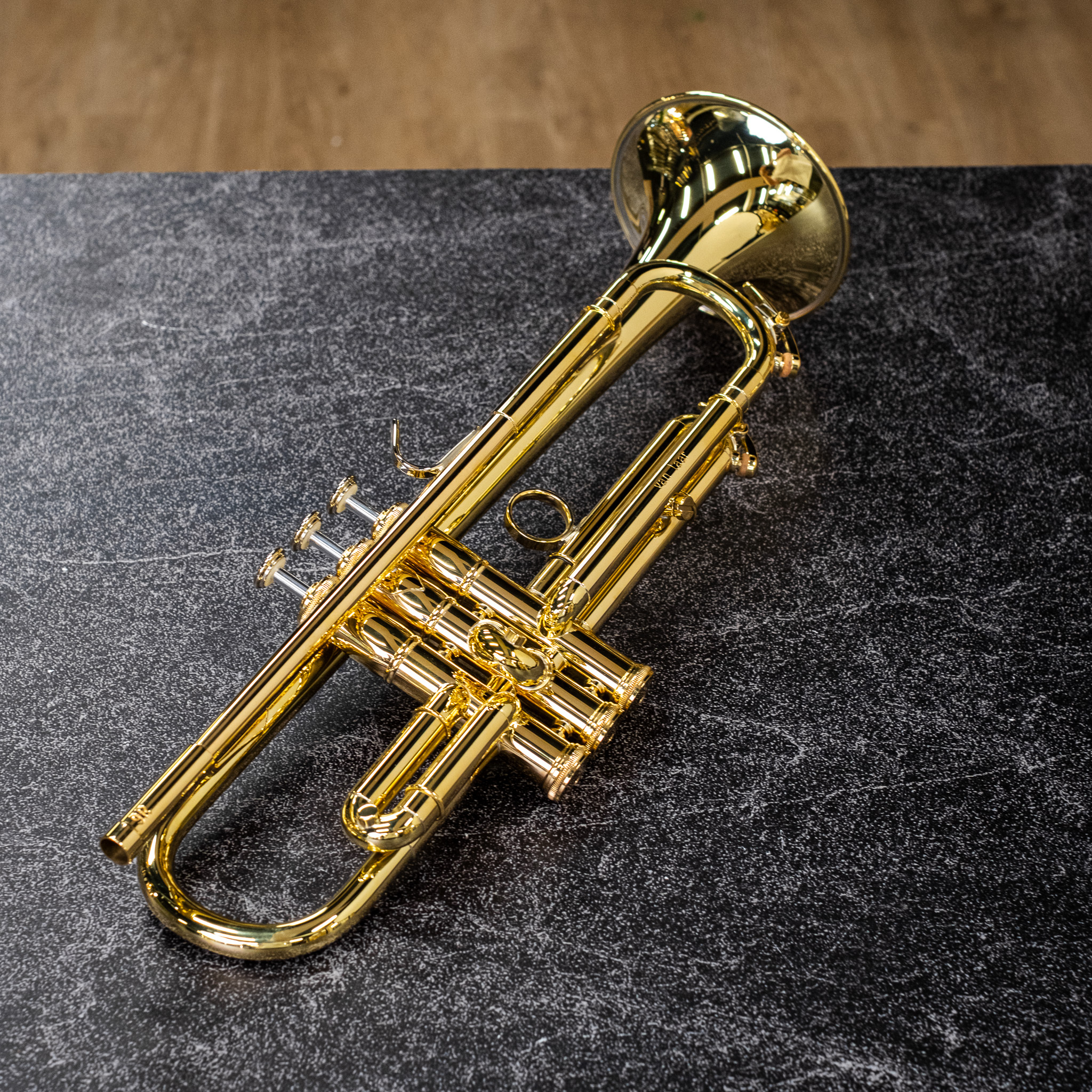 Van Laar B9R Bb Trumpet (Raw Brass) - New