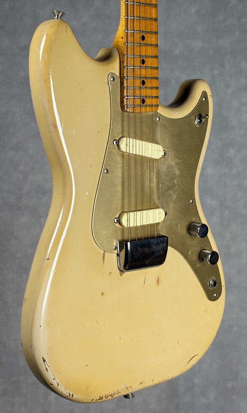 1959 Fender Duo-Sonic - Desert Sand