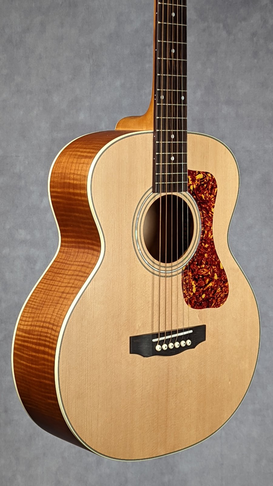 Guild Jumbo Junior Flame Maple - 614252347983