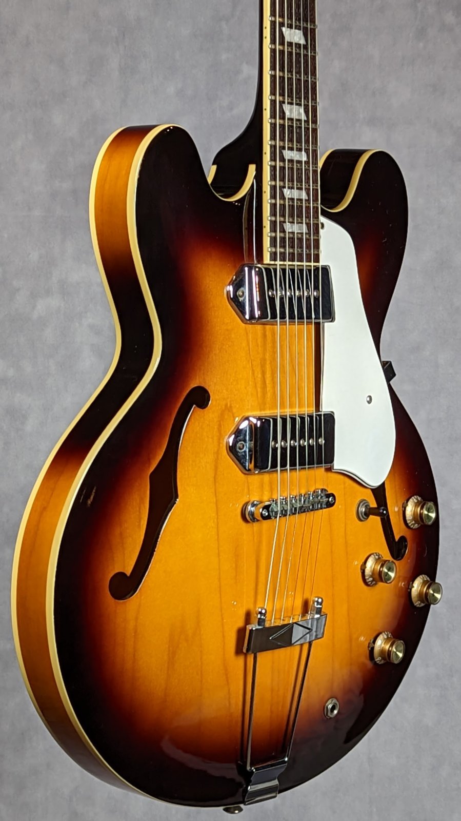 韓国製 05年 Epiphone Casino VS Epiphone Casino Reissue (Korea) — Brooklyn Fine Guitars