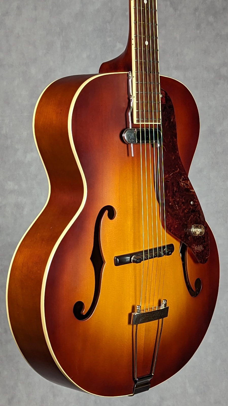 Used Gretsch G9555 New Yorker Archtop Guitar