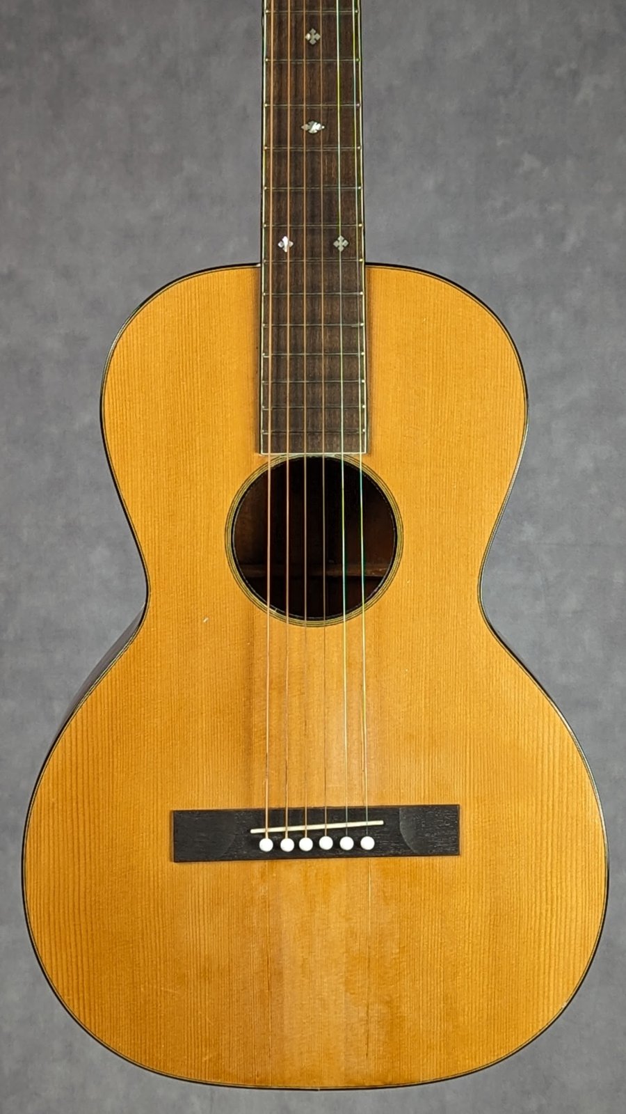 Regal Parlor 1920′-1930′ Acoustic Guitar Circa 1920s Regal Parlor – StayGoldGuitars